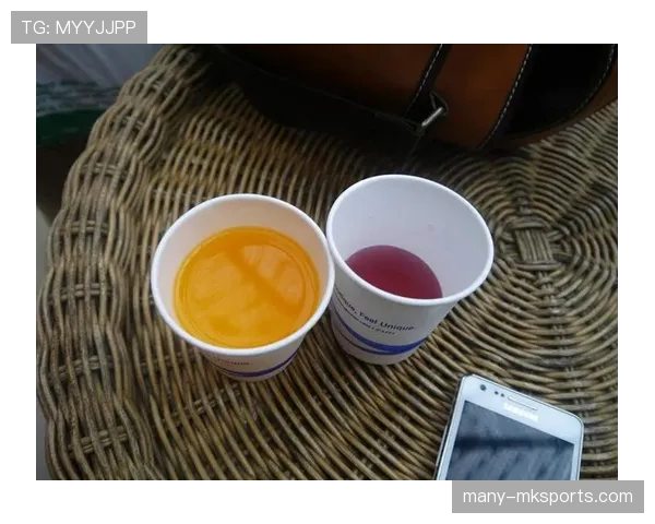 山口茜每天吃三顿饭还得算着卡路里，我连奶茶自由都还没实现